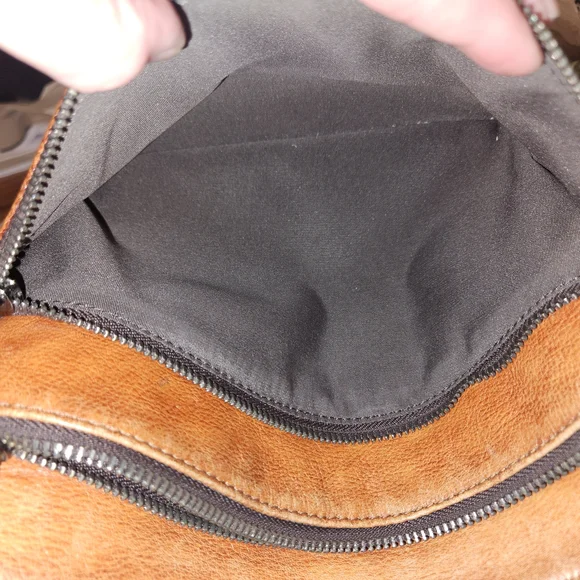 Cogna Leather Purse - Picture 12 of 16